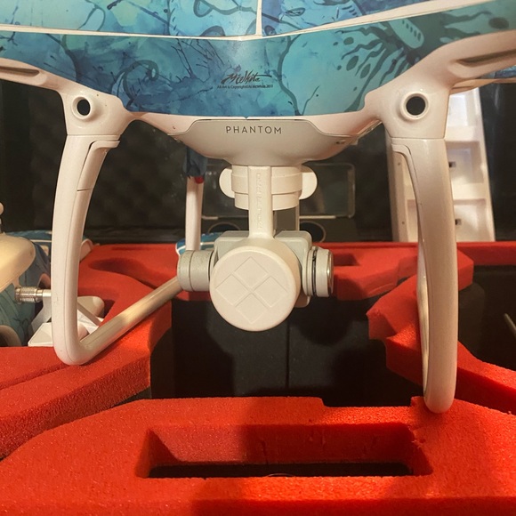 Dji phantom 4 professional drone bundle!! Everything you need.. so nice! - Picture 6 of 8